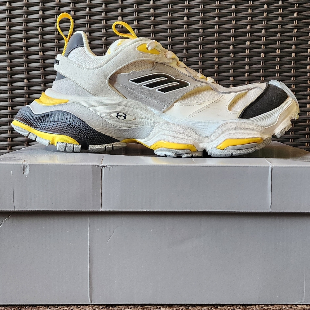 Balenciaga Cargo Sneakers size 42